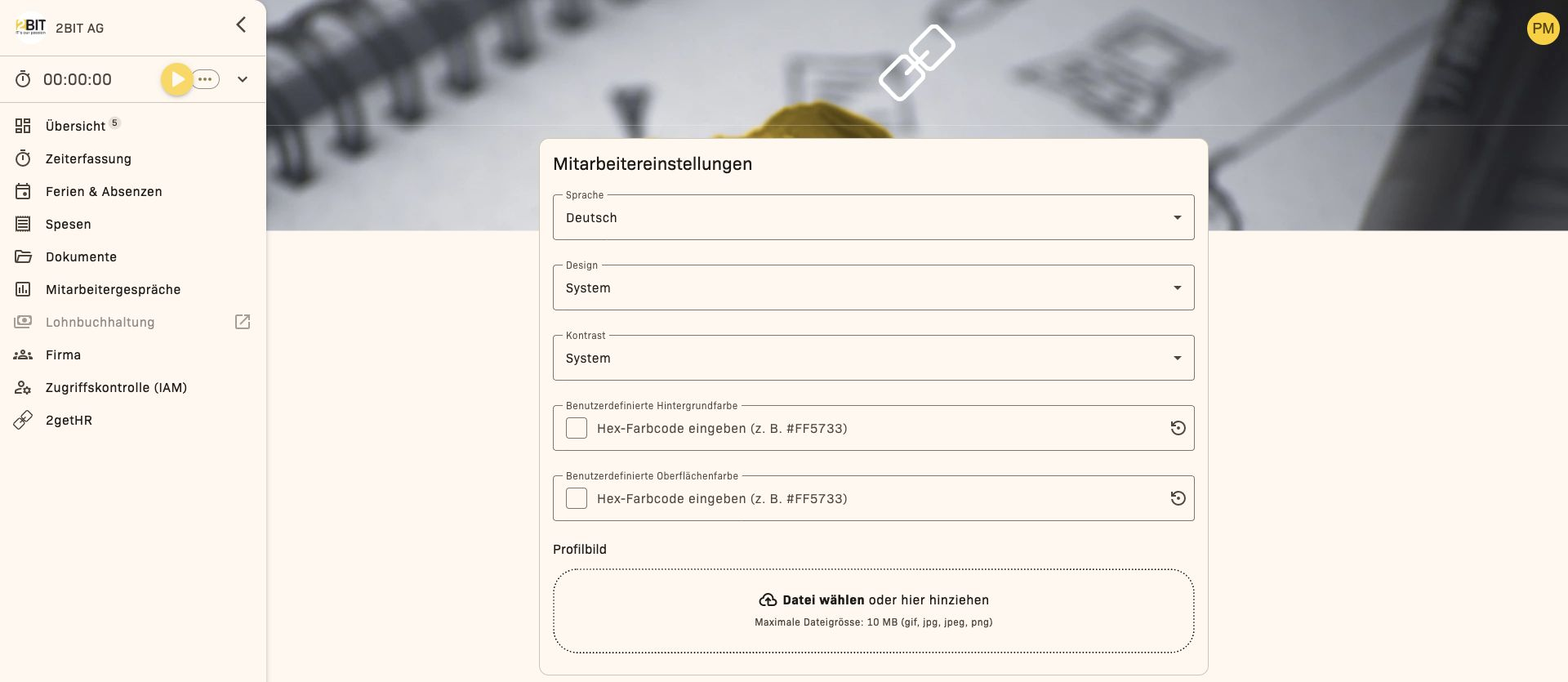 Mitarbeitereinstellungen mit Kontrast, eigenen Farben und Profilbild